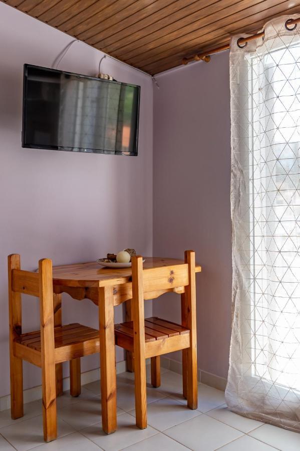 Anemos Studios & Apartments Poros  Екстериор снимка